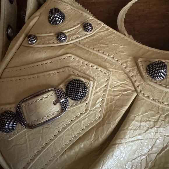 BALENCIAGA Le Cagole leather handbag Never worn, with tag light pale yellow - Picture 8 of 11